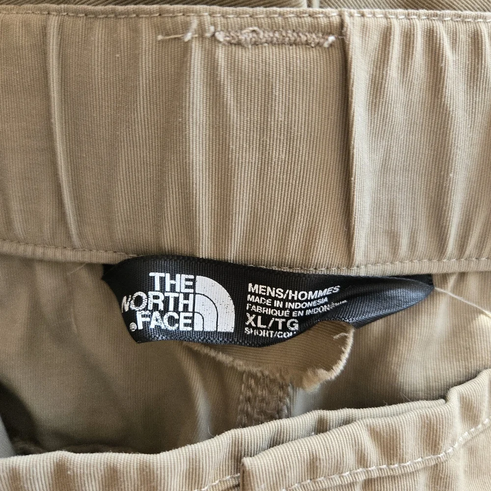 The North Face Men's Outdoorsy Khaki Belted Nylon Cargo Short‎ XL